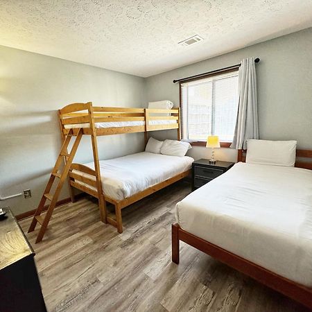 Spacious Modern Condo - 1St Floor - One Block To The Beach Myrtle Beach Eksteriør billede