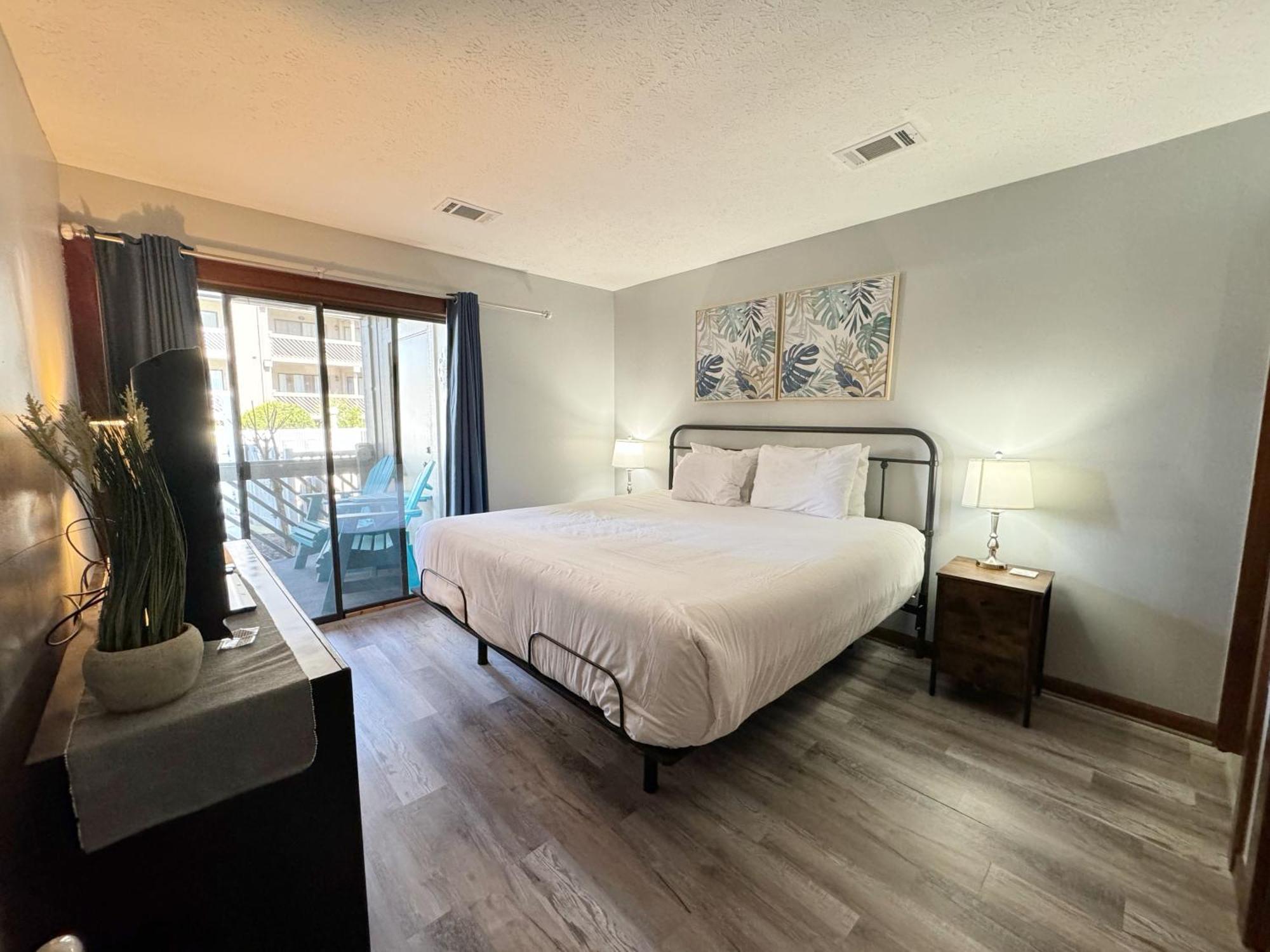 Spacious Modern Condo - 1St Floor - One Block To The Beach Myrtle Beach Eksteriør billede